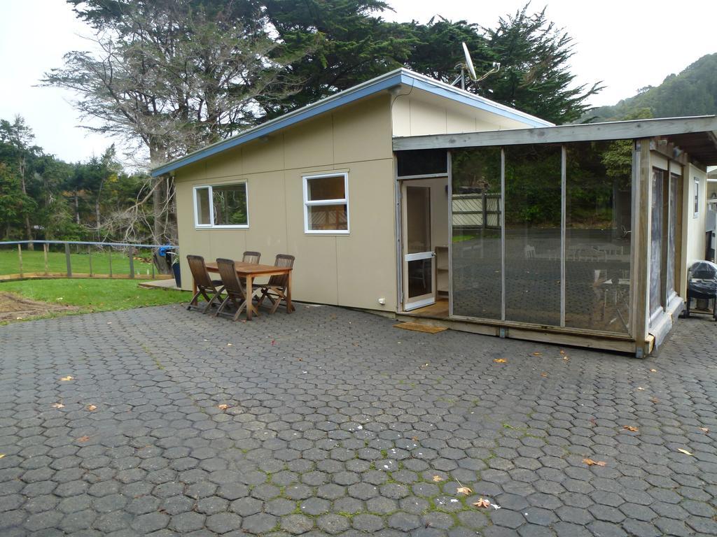 Angie'S Rural Retreat Hotell Wainuiomata Exteriör bild